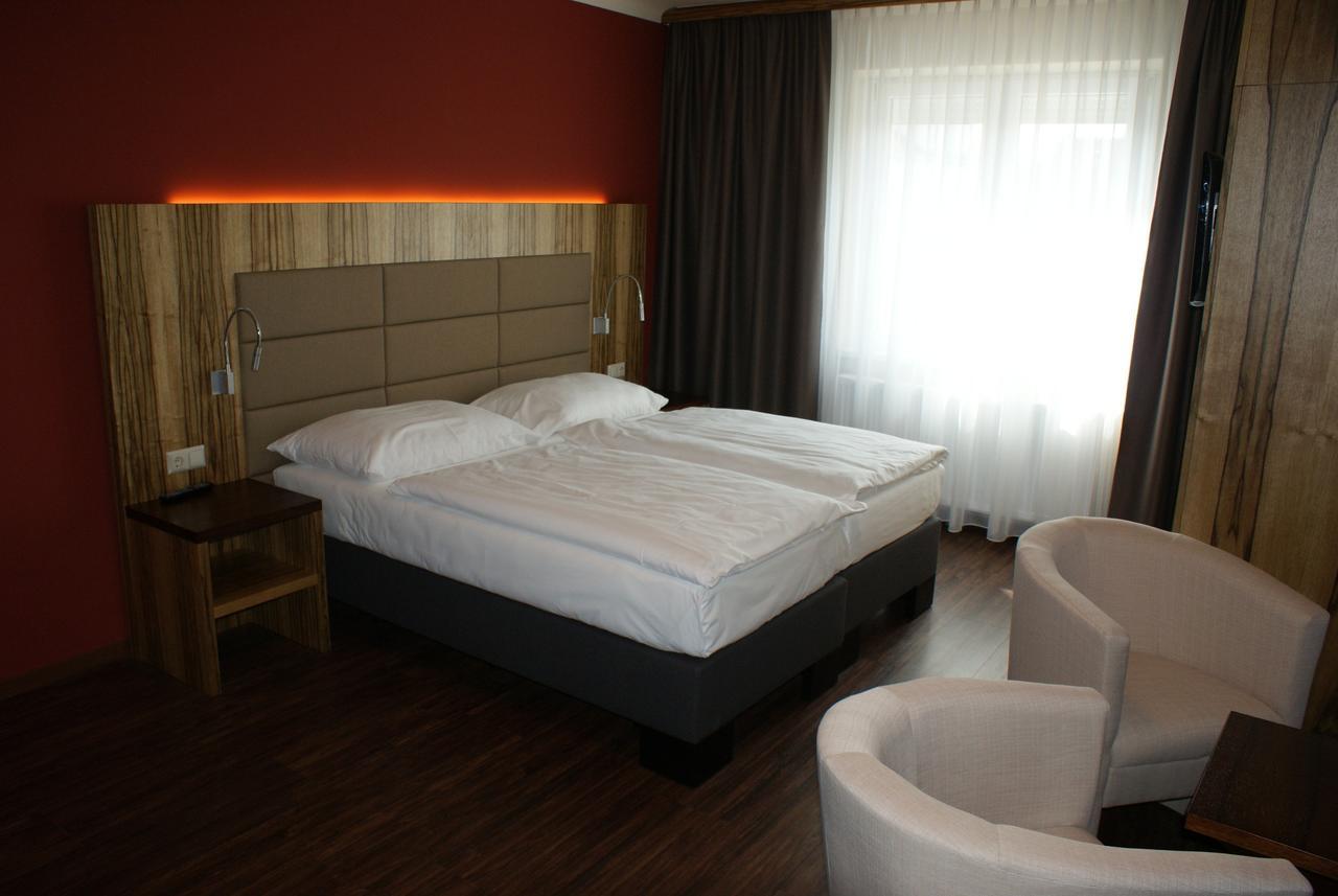 Hotel-Restaurant Schweinberger Stetten ภายนอก รูปภาพ